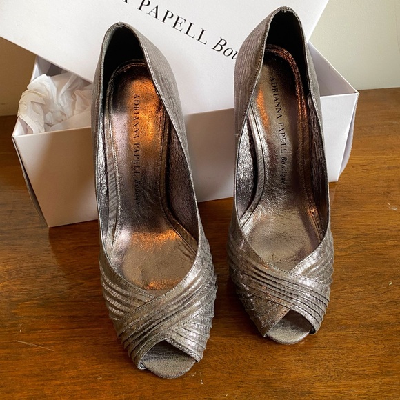 🪩 NWOT! Adrianna Papell Boutique Gunmetal metallic fanatic 3.5" heel - Picture 2 of 6